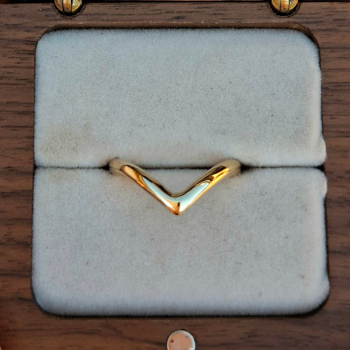 Chevron ring - Yellow gold
