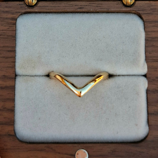 Chevron ring - Yellow gold